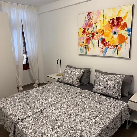 Americas With Pool View アデヘ