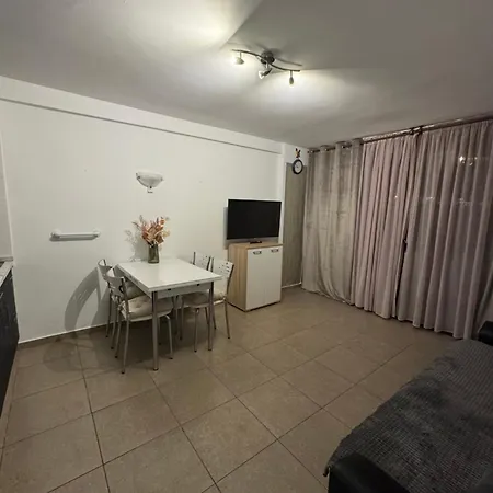 Apartment Americas With Pool View