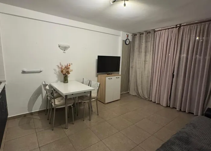 Апартаменти Americas With Pool View